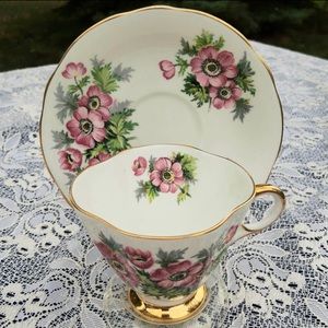 Windsor Bone China anemone flower pattern teacup